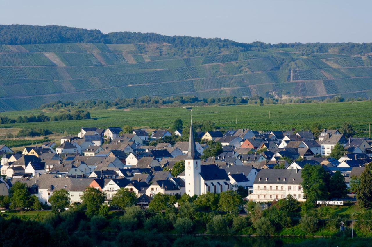 Gaestehaus Hoffmann Farschweiler ภายนอก รูปภาพ