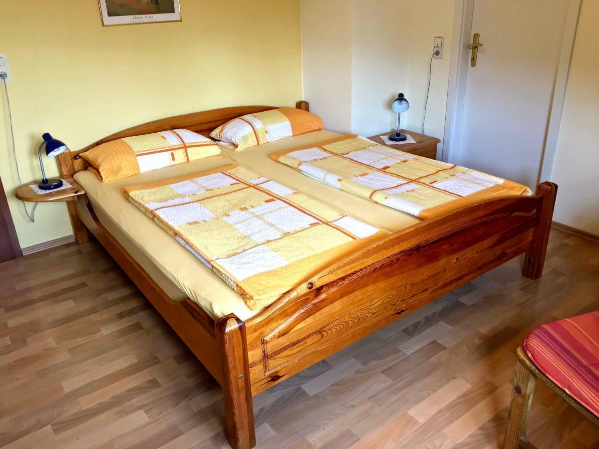 Gaestehaus Hoffmann Farschweiler ภายนอก รูปภาพ