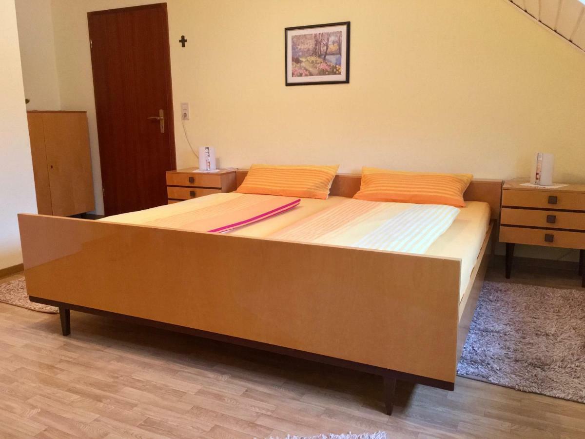 Gaestehaus Hoffmann Farschweiler ภายนอก รูปภาพ