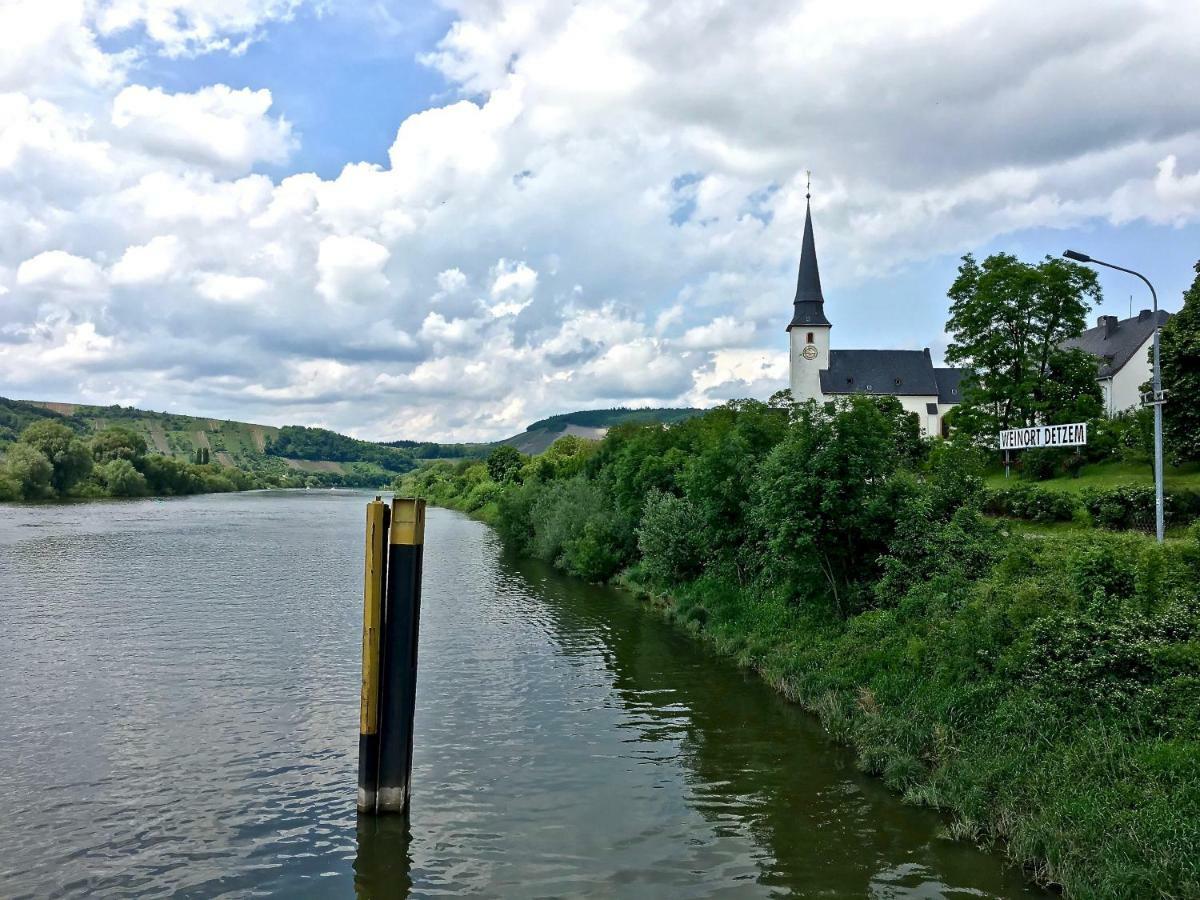 Gaestehaus Hoffmann Farschweiler ภายนอก รูปภาพ