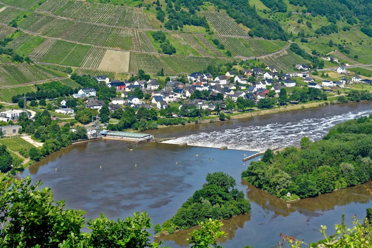 Gaestehaus Hoffmann Farschweiler ภายนอก รูปภาพ