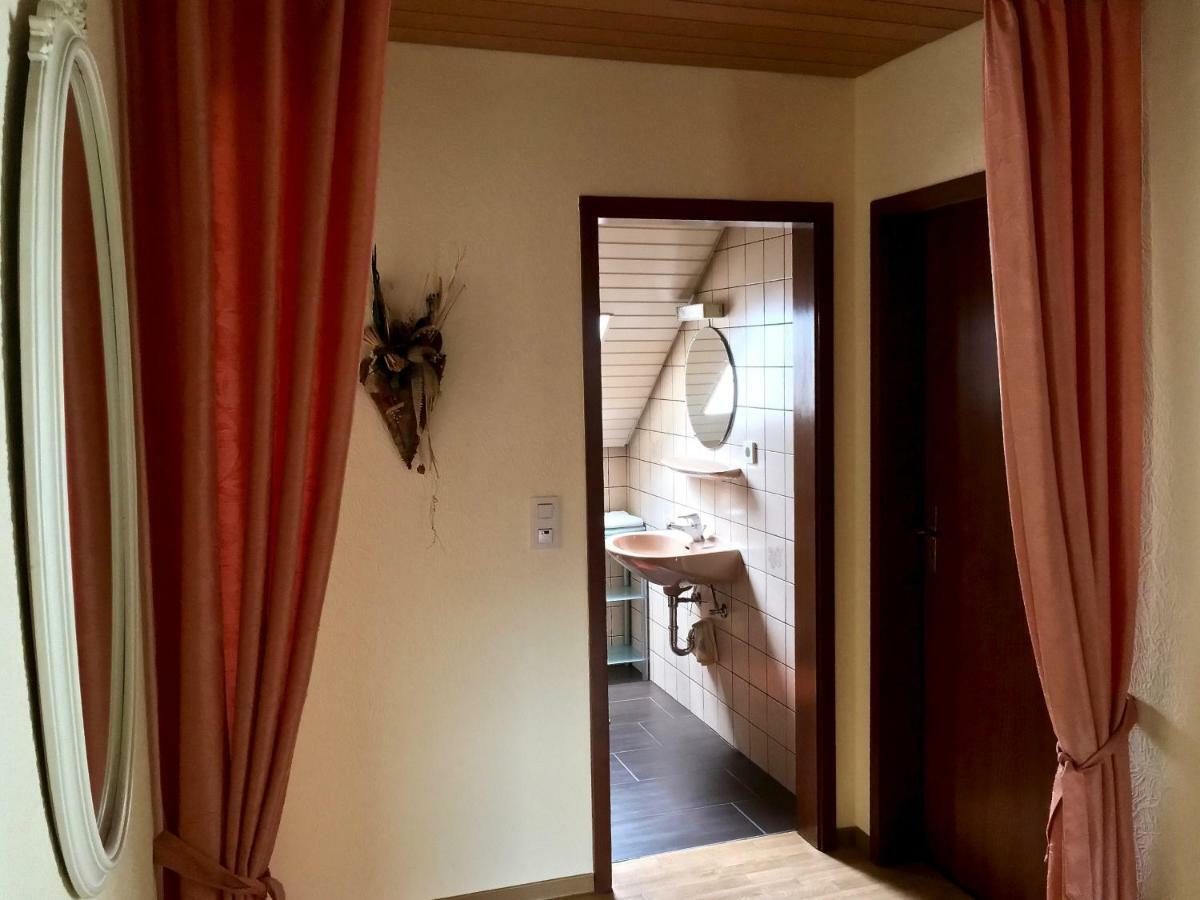 Gaestehaus Hoffmann Farschweiler ภายนอก รูปภาพ
